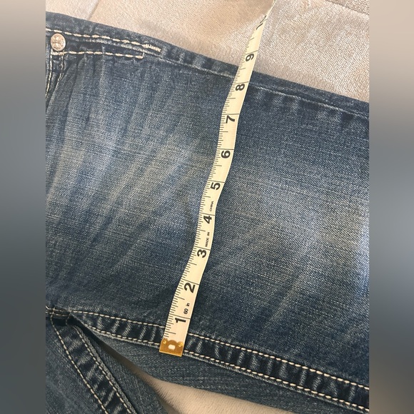 Pre-Owned. In excellent condition. Size 30. Miss Me jeans. - Picture 7 of 15